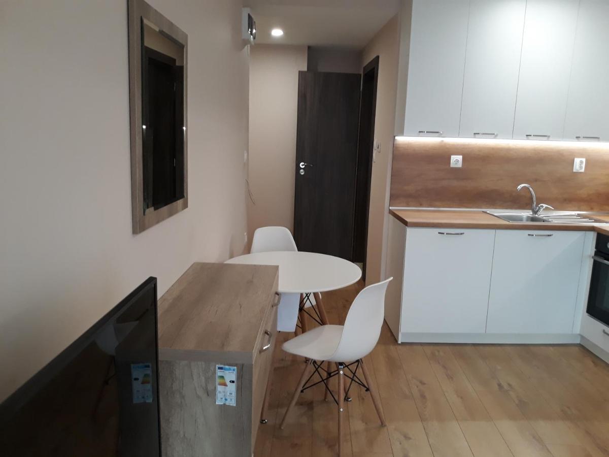 16a Vasil Aprilov 64 -