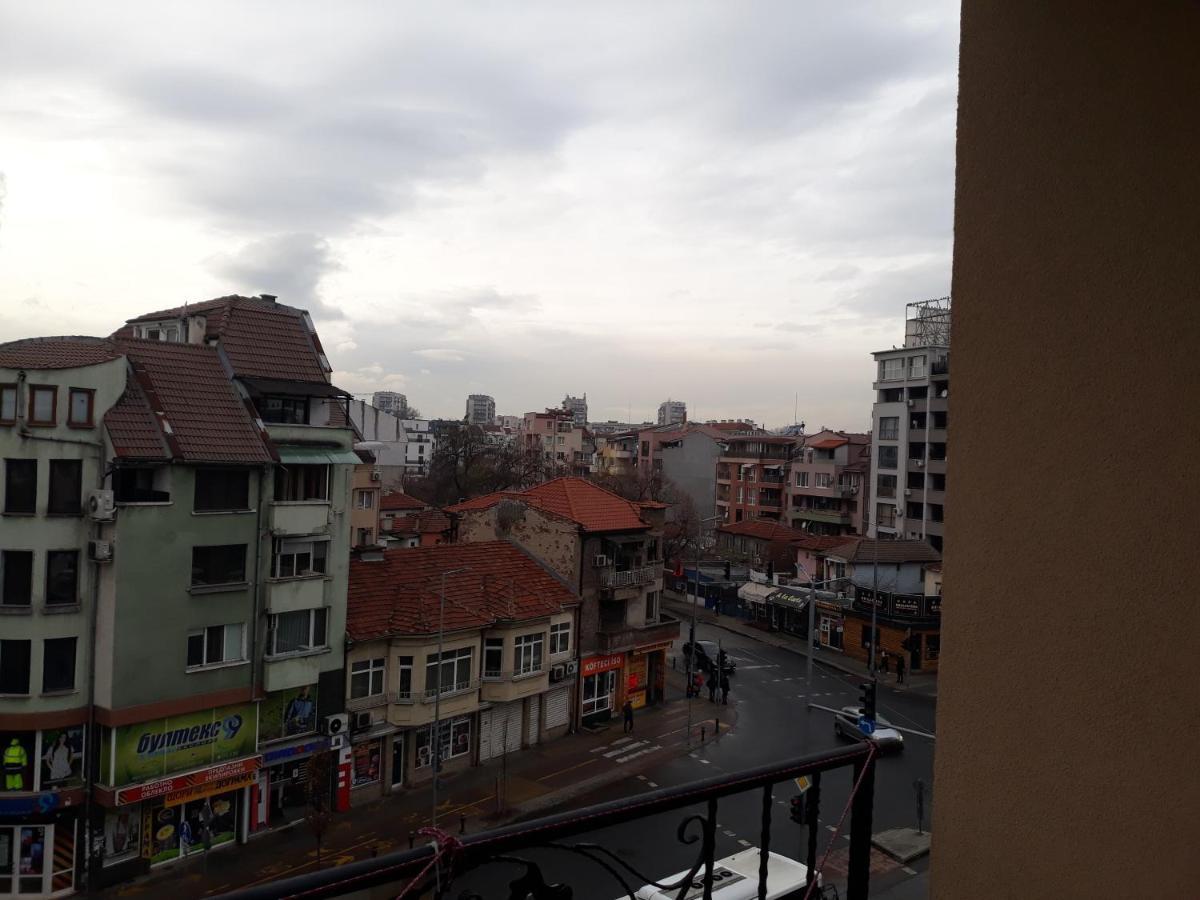 16a Vasil Aprilov 64 - *