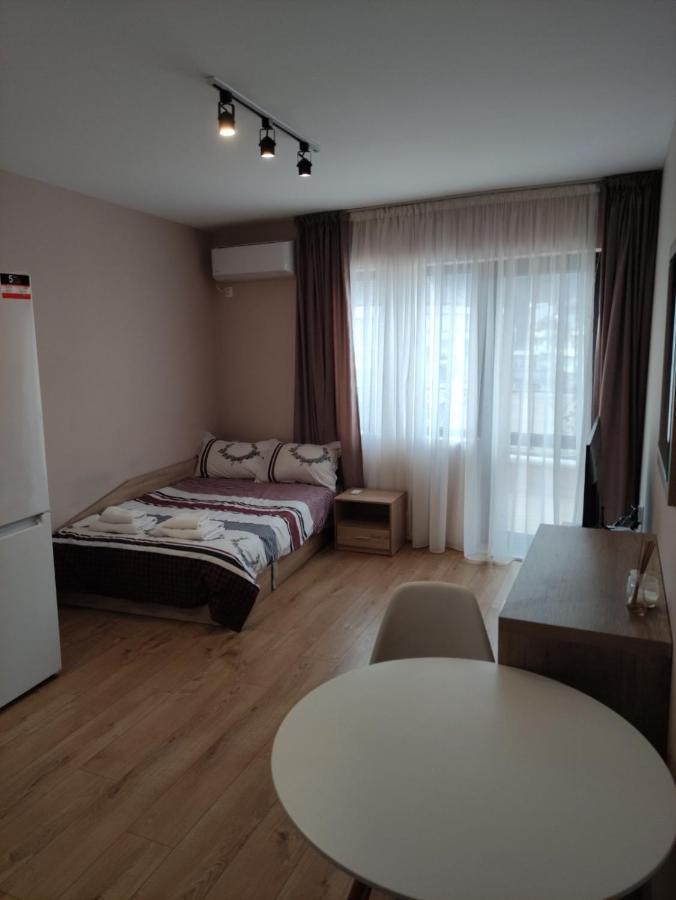 16a Vasil Aprilov 64 - *