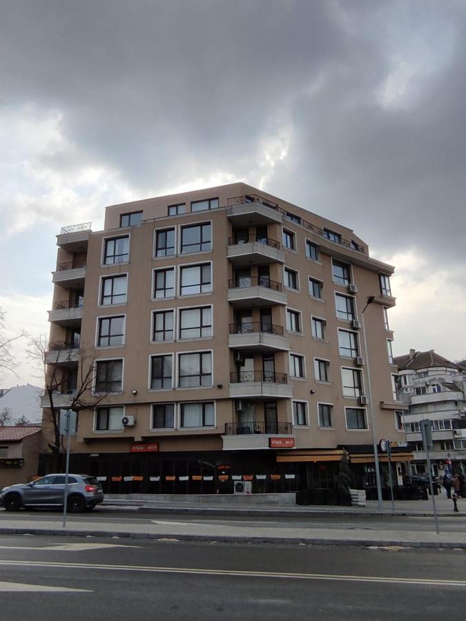 16a Vasil Aprilov 64 - *